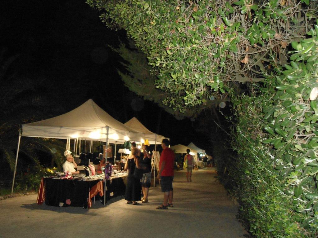 Le Esperidi Camping Ecoresort 마리나디비보나 외부 사진