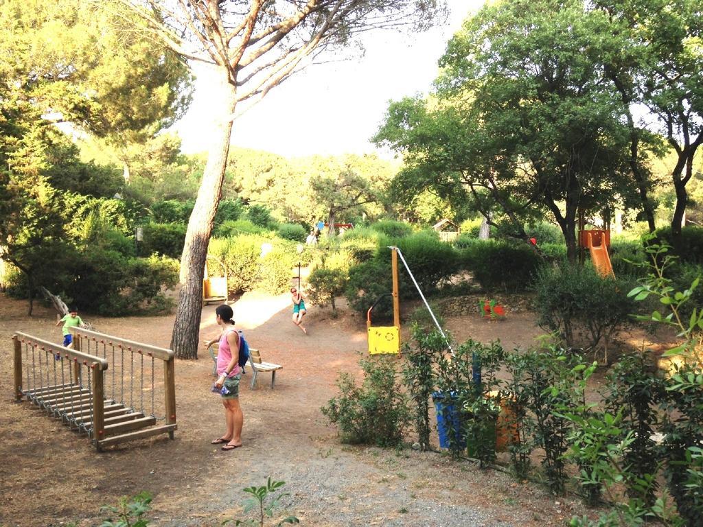 Le Esperidi Camping Ecoresort 마리나디비보나 외부 사진