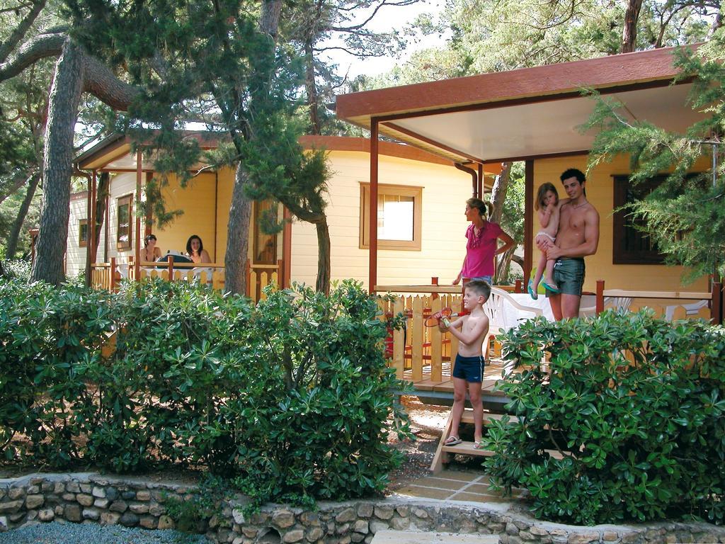 Le Esperidi Camping Ecoresort 마리나디비보나 외부 사진